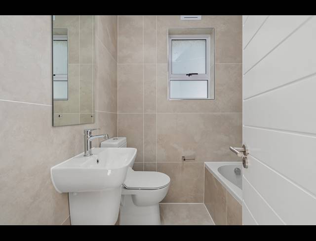 3 BEDROOM TOWNHOUSE TO LET IN SUNNINGDALE